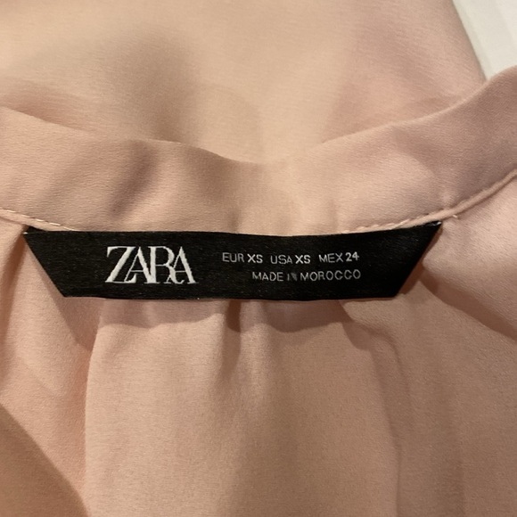 XS Zara tan ruffle blouse - care tags removed - Picture 3 of 4